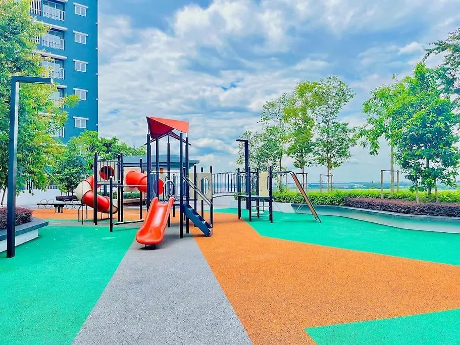 Alanis Residence 3Br Free Wifi + Netflix Sepang