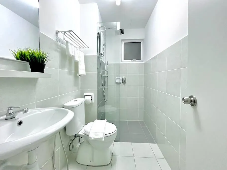 Alanis Residence 3Br Free Wifi + Netflix Sepang