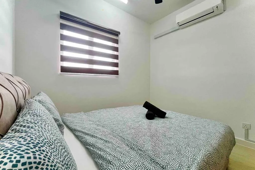 Alanis Residence 3Br Free Wifi + Netflix Sepang